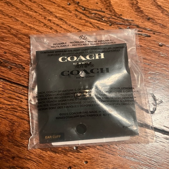 Coach Signature ear cuff - Picture 3 of 4